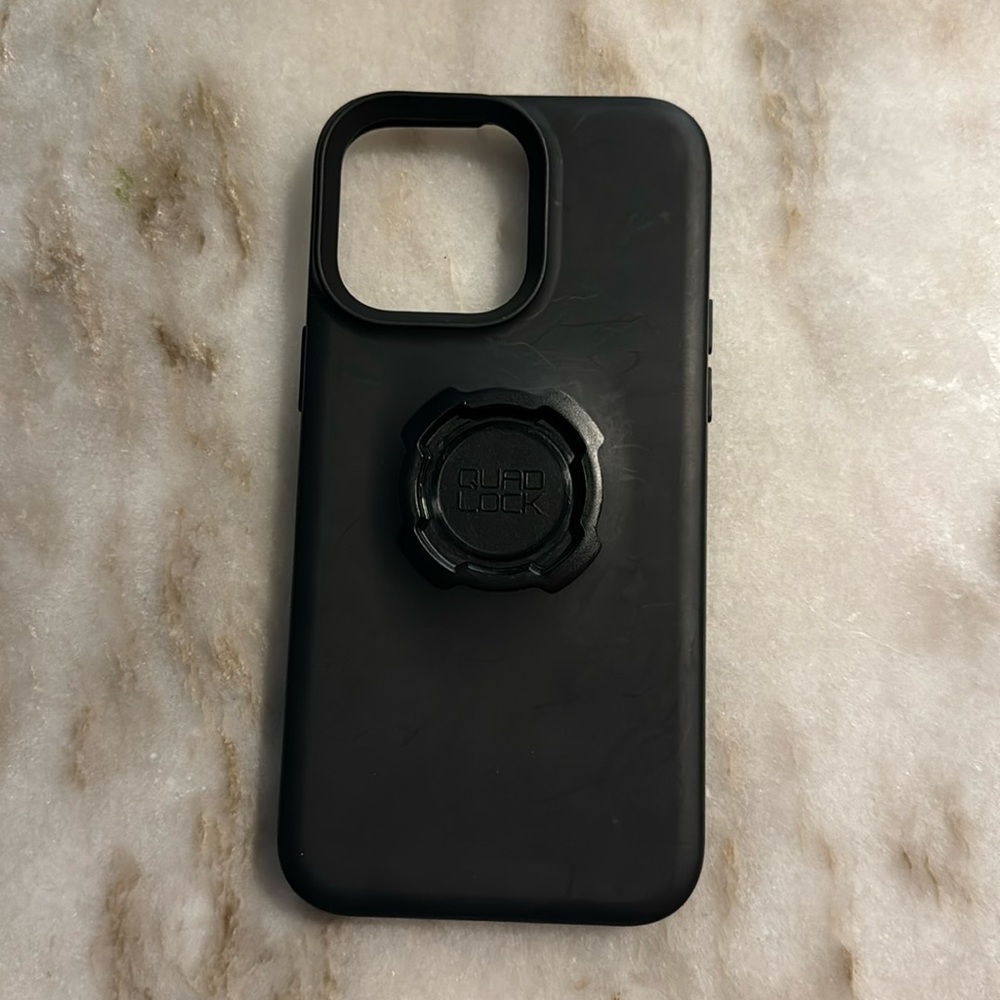 Quadlock iPhone 14 Pro Max case